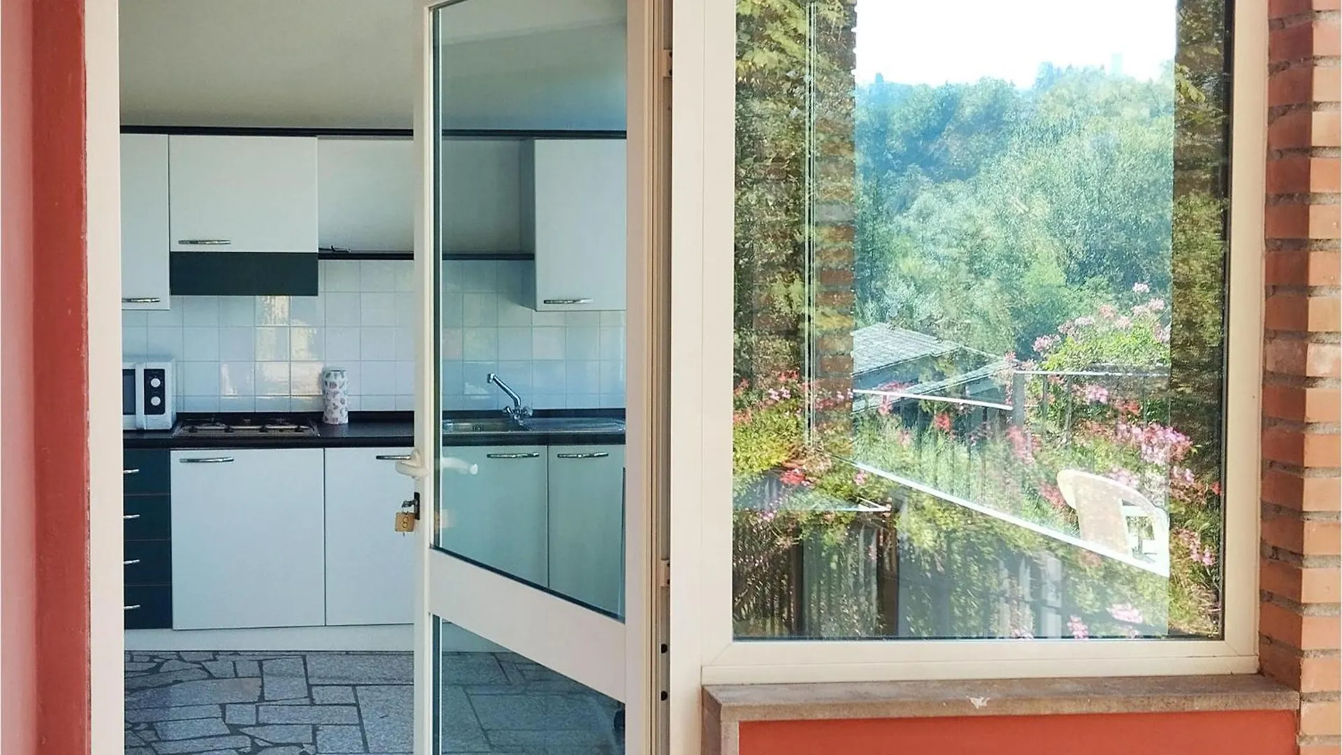 Beautiful Apartment In Barga With Kitchenette