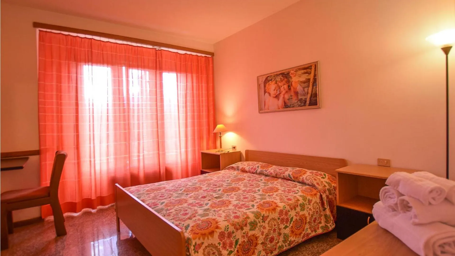 Beautiful Apartment In Barga With Kitchenette Italia