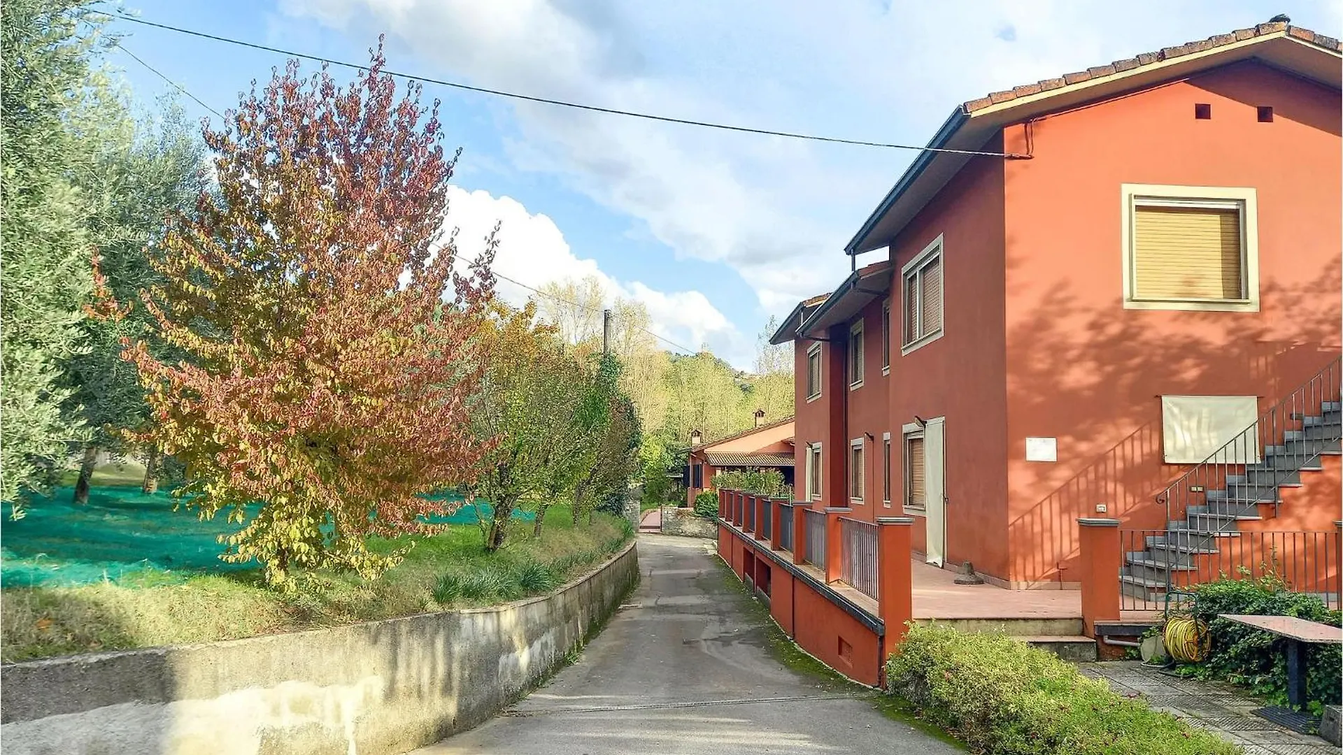 Beautiful Apartment In Barga With Kitchenette 0*,  Italia
